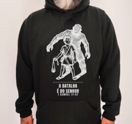 Moletom Evangélico A Batalha é do Senhor — Coroa de Vida - preta