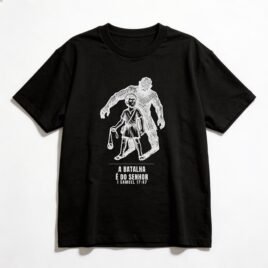 Camiseta Oversized Evangélica A Batalha é do Senhor — Coroa de Vida - preta