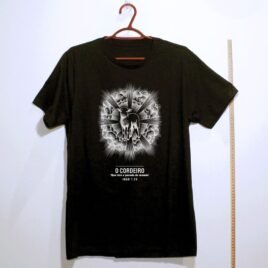 Camiseta evangélica O Cordeiro — Coroa de Vida - preta